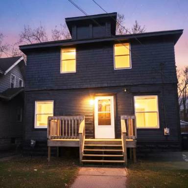 Main picture of 129 E South St