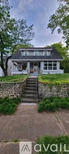 Main picture of 1212 Hanover St