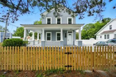 Main picture of 656 Florida Ave