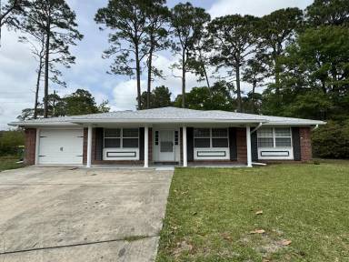 Main picture of 709 Tarpon Ln
