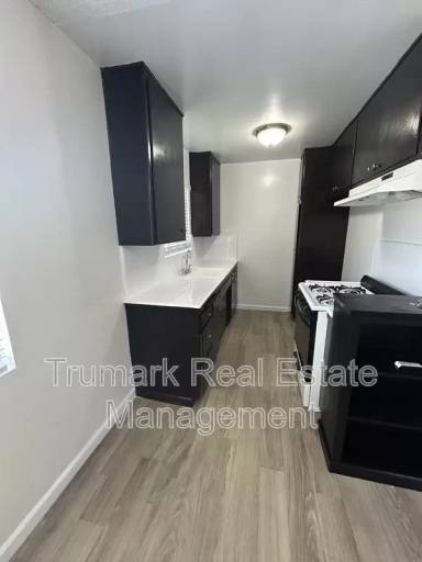Main picture of 1811 Huntington Dr