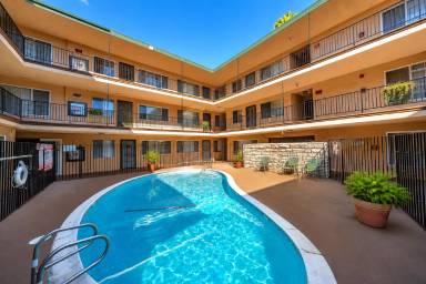 Main picture of 1735 Coronado Ave