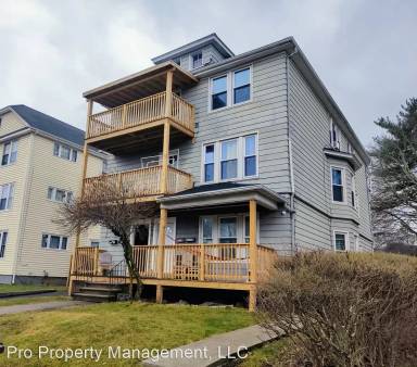Main picture of 64 Monroe St