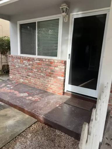 Main picture of 528 Laverne Ave