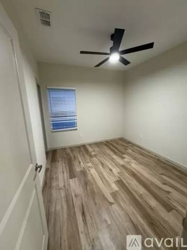 Main picture of 1904 W Violet Dr