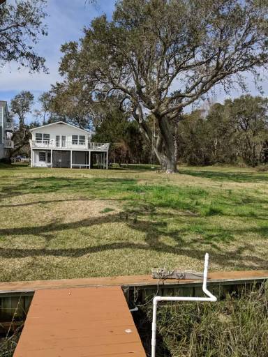 Main picture of 593 Hickory Point Rd