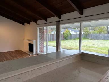 Main picture of 255 Cecilia Way