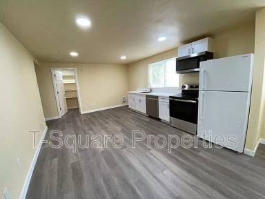 Main picture of 7041 S 116th Pl