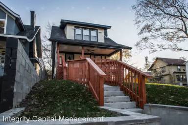 Main picture of 3749 Highland Ave