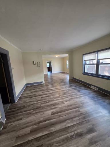 Main picture of 451 E 10th St