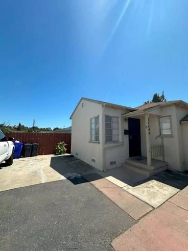 Main picture of 21446 Birch St