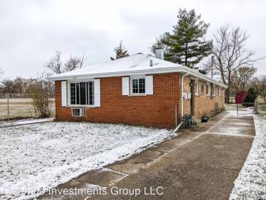 Main picture of 958 Greenbay Ave