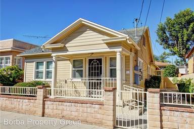 Main picture of 752 W 20th St