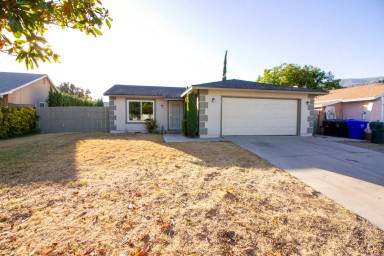 Main picture of 5136 Saguaro St
