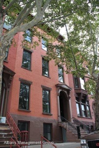 Main picture of 12 Ten Broeck St