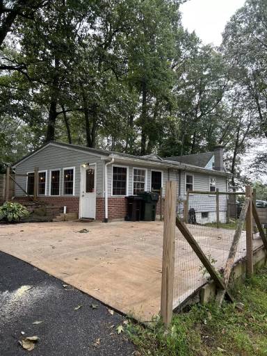 Main picture of 310 Winterstown Rd