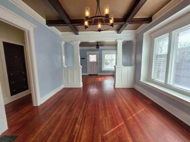 Main picture of 1033 Carteret Ave