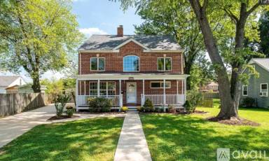 Main picture of 3111 Graydon St
