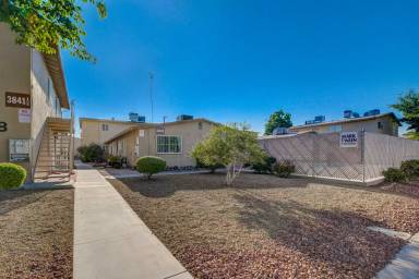 Main picture of 3841 Daisy St