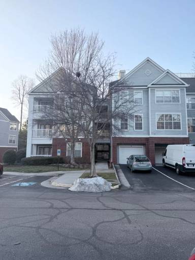 Main picture of 724 Bristol Village Dr