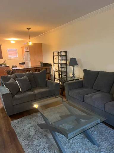 Main picture of 413 Swallow Dr