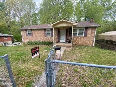 Main picture of 225 Stratton Blvd