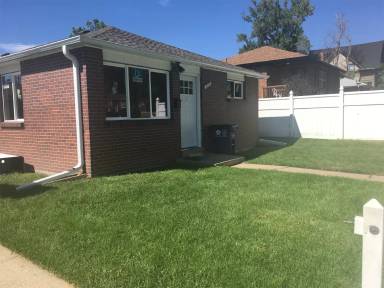 Main picture of 3255 Cook St