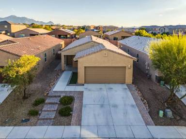 Main picture of 836 E Artesia Pl