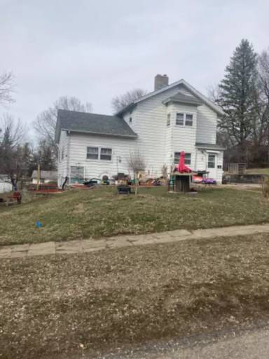 Main picture of 104 Frank Ave NE