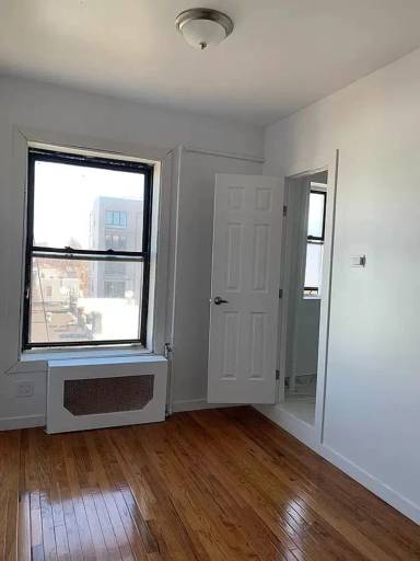 Main picture of 215 33rd St