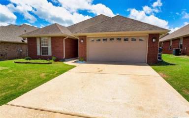 Main picture of 1042 Lexington Dr