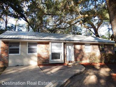 Main picture of 2922 Oakwood Dr