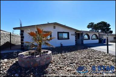Main picture of 415 S Balboa Rd