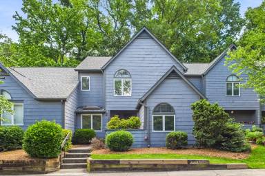 Main picture of 306 N Lindell Rd