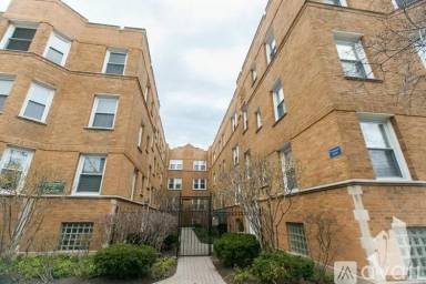 Main picture of 622-26 W Roscoe St