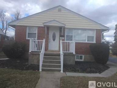 Main picture of 3218 Fairview Rd