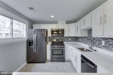 Main picture of 1019 Carrington Ave