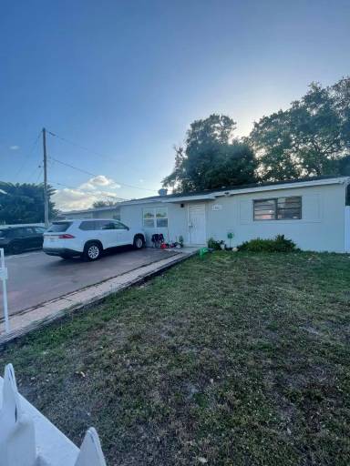 Main picture of 17011 NW 33rd Ct