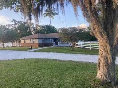 Main picture of 550 Sinclair Dr