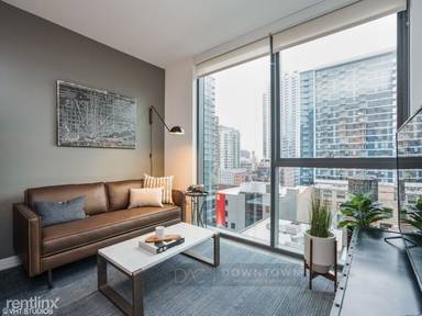 Main picture of 90 W Hubbard St