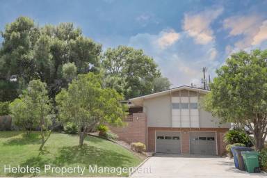 Main picture of 603 W Crestline Dr