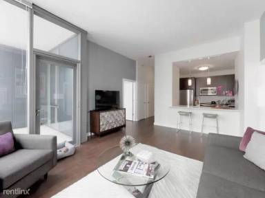 Main picture of 838 N State St