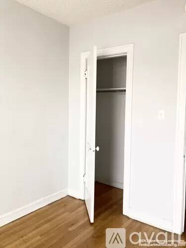 Main picture of 4748 N Whipple St