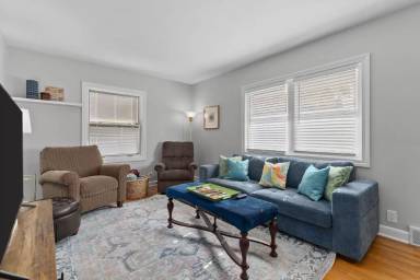 Main picture of 814 E Lindbergh St