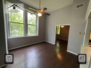 Main picture of 808 Center St