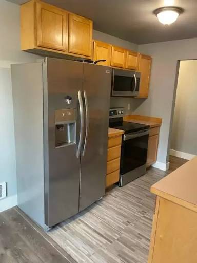 Main picture of 425 45th St SW