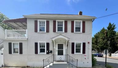 Main picture of 326 E Liberty St
