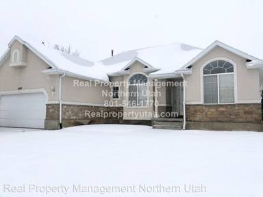 Main picture of 1247 E 2675 N