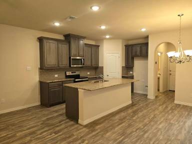 Main picture of 6700 Windlord Dr