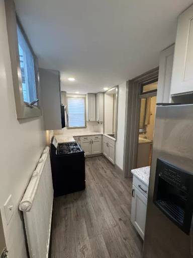 Main picture of 1121 N Front St